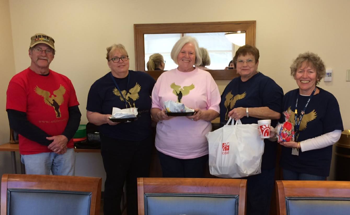 Soldiers' Angels volunteers host lunch at Veterans Village nursing home in Carrollton, Georgia