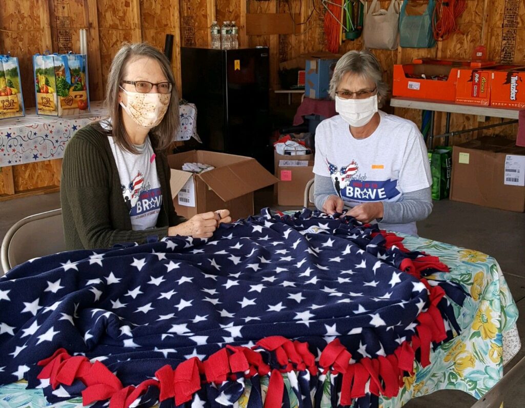 How to Make a No Sew Blanket for a Service Member or Veteran