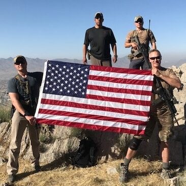 Making Paracord Bracelets for our Troops - Soldiers' Angels