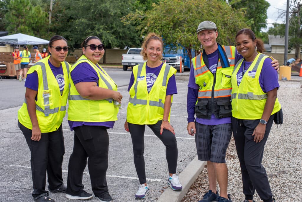 Soldiers' Angels volunteers from Universal Orlando.